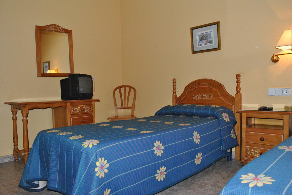 Hostal Rey Teodomiro Orihuela Extérieur photo