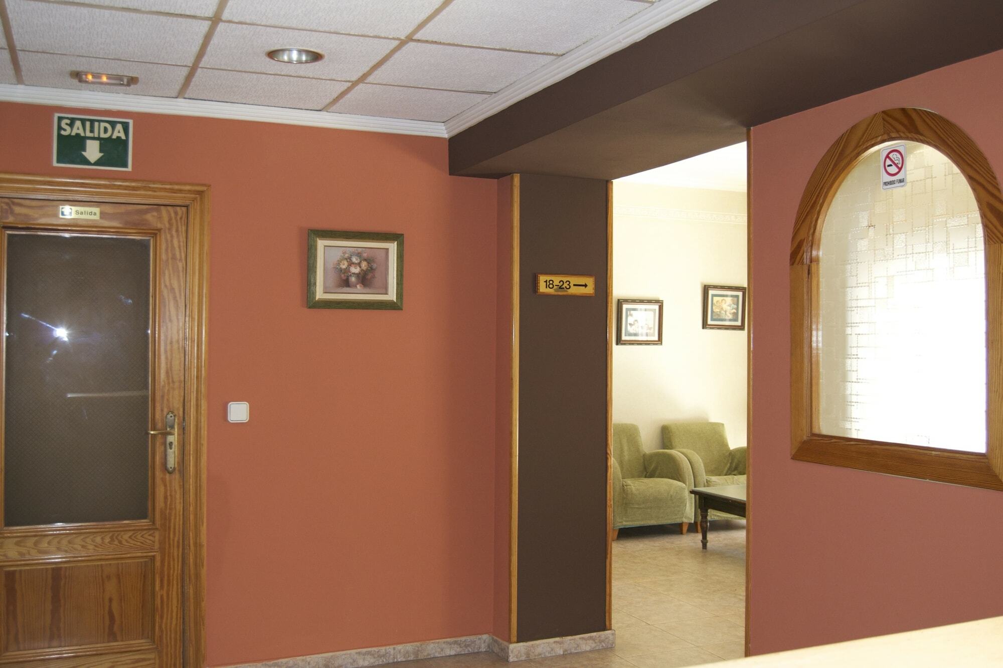 Hostal Rey Teodomiro Orihuela Extérieur photo